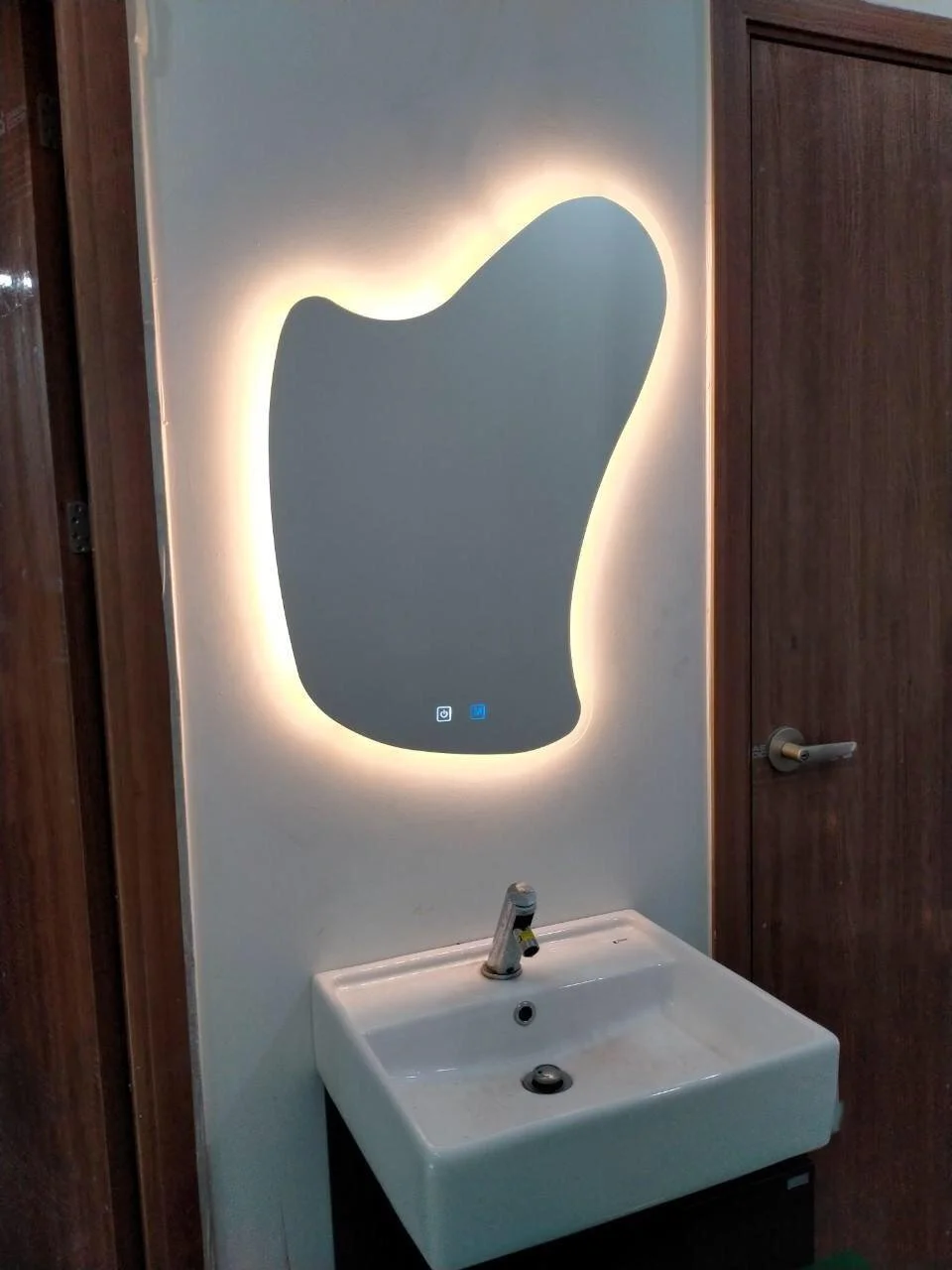 Miroir LED BK M-66 Forme Géo