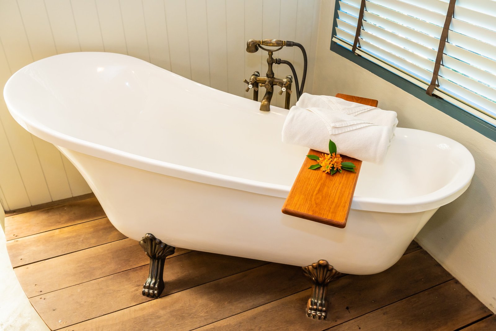 Baignoire balneo bain remous : guide complet 2026