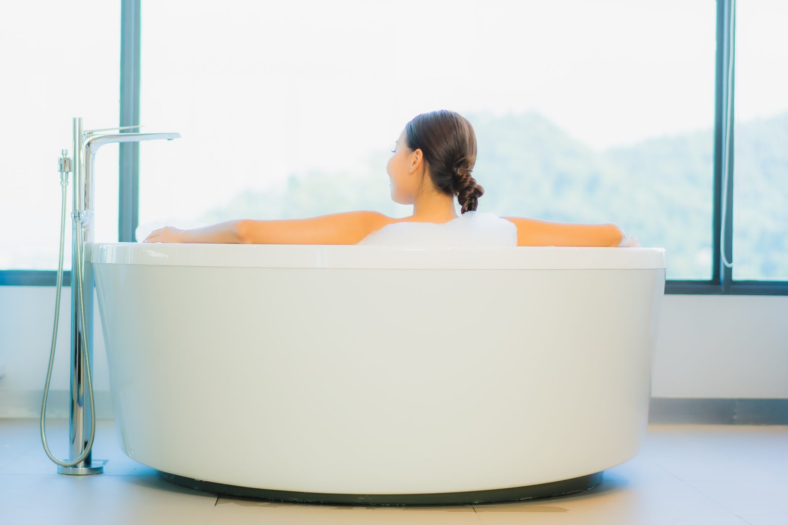 Baignoire balneo bain remous : guide complet 2026