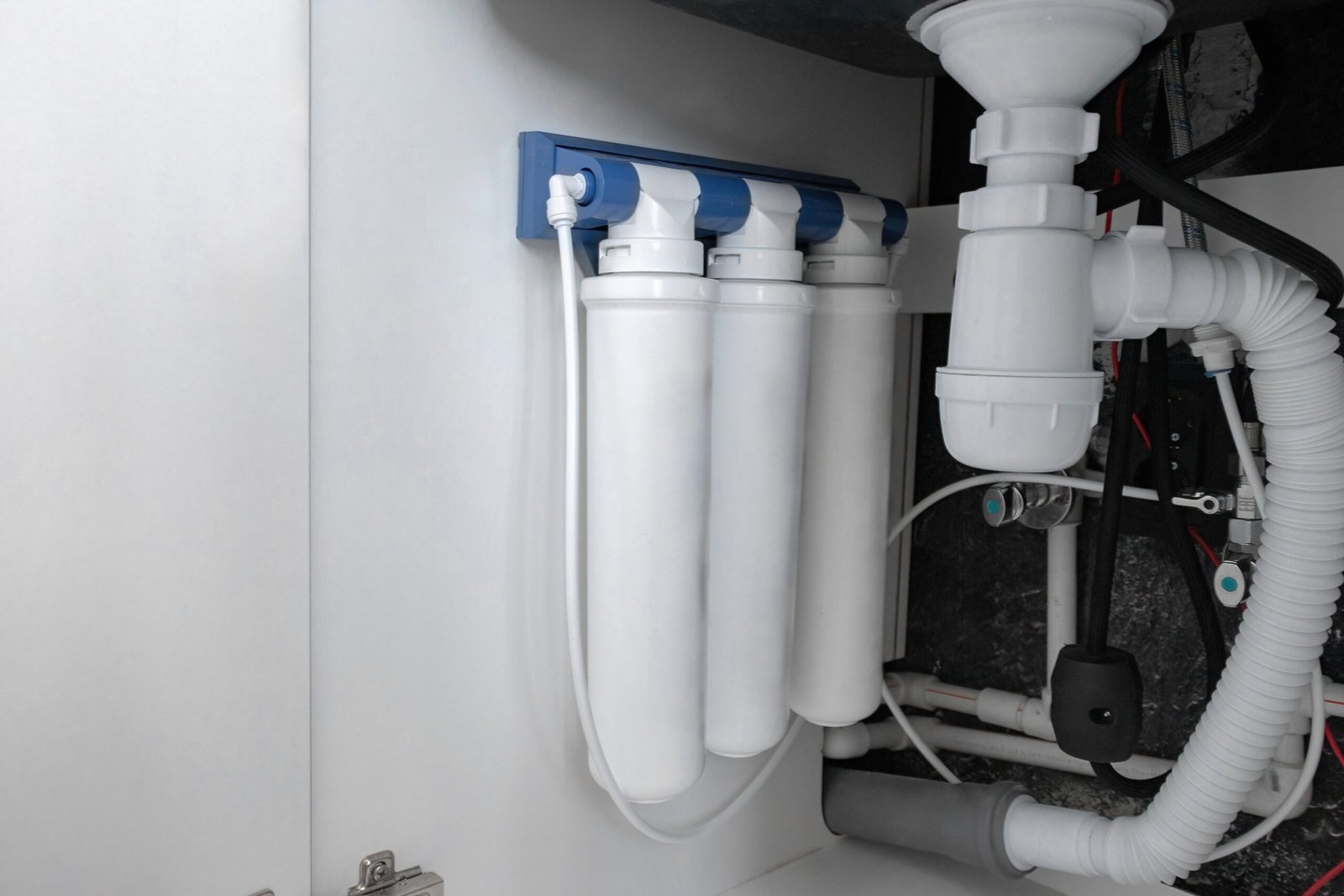 Adoucisseur d'eau domestique : guide complet installation et prix