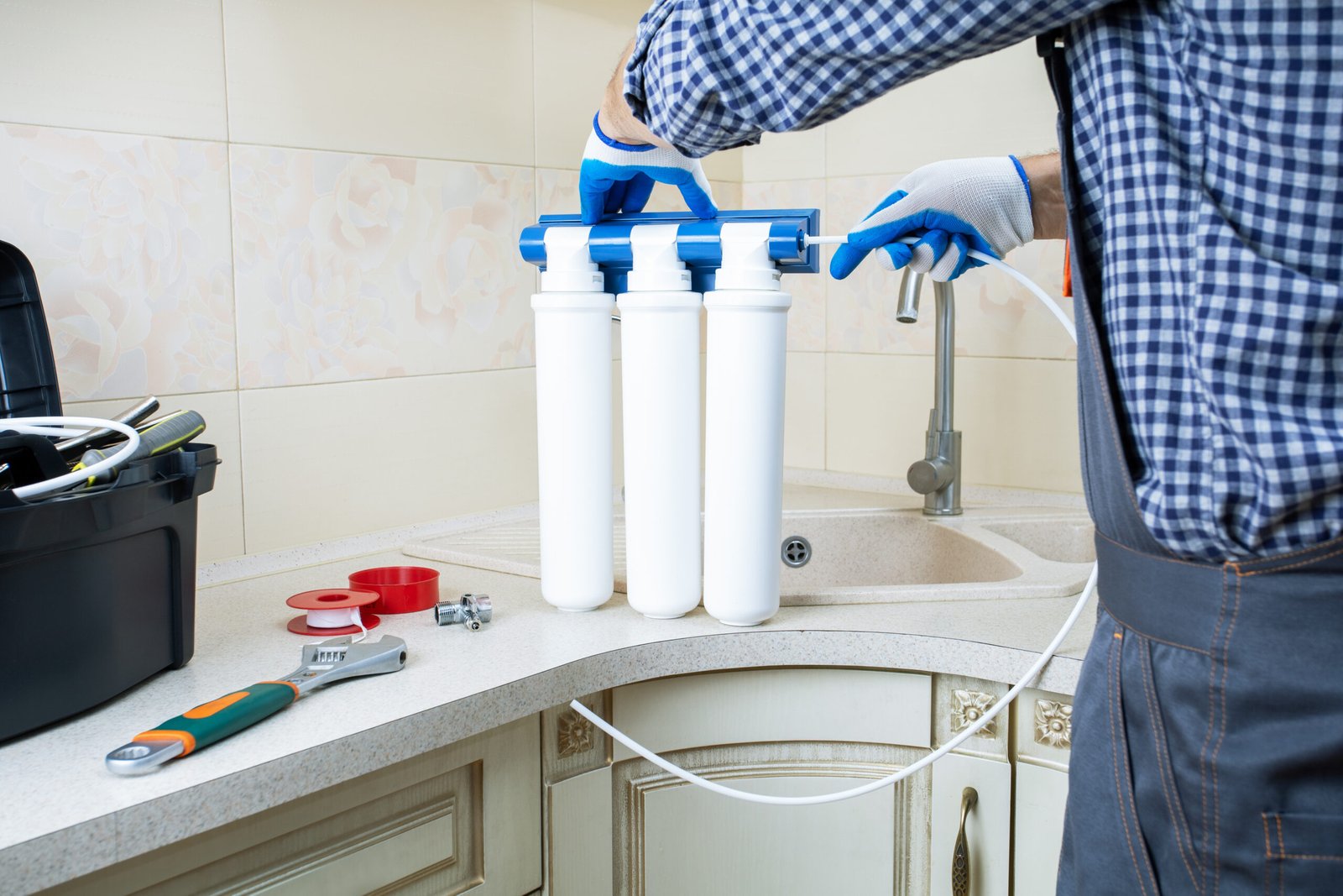 Adoucisseur d'eau domestique : guide complet installation et prix