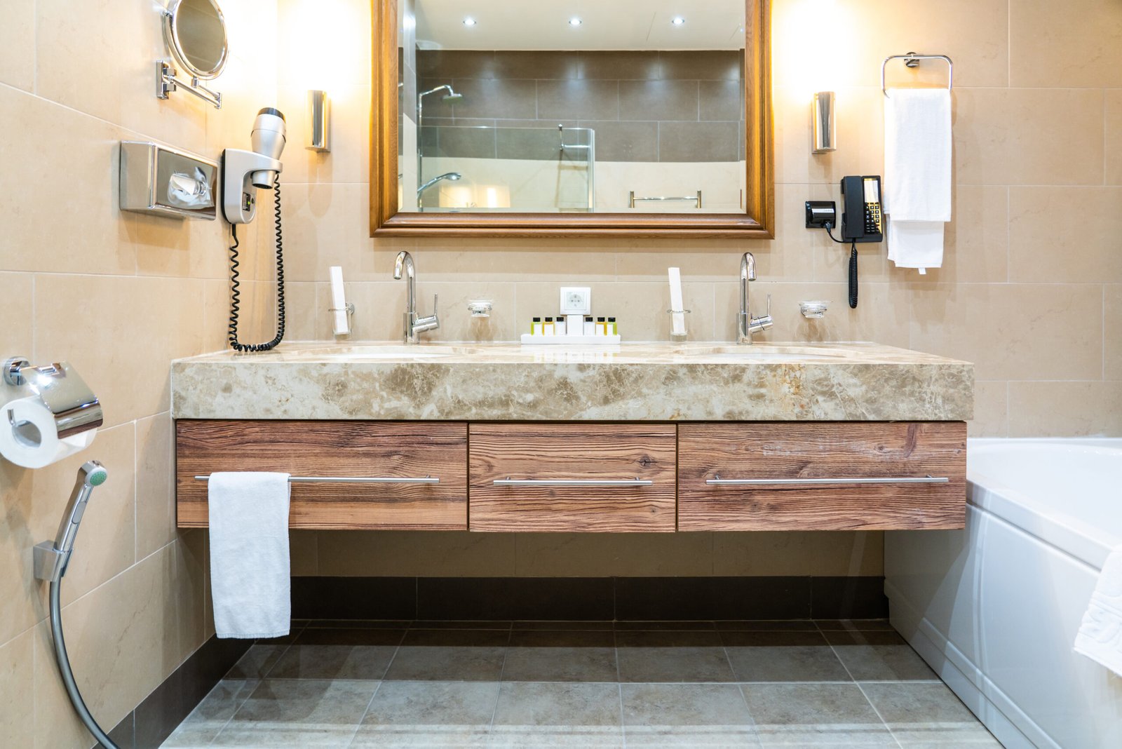 meuble salle de bain en pvc

